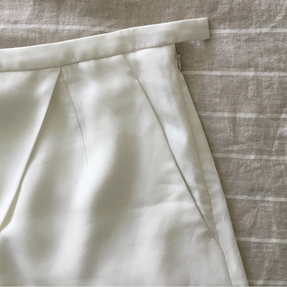 Aritzia Babaton Skort, off-white, size 8 - Picture 6 of 9